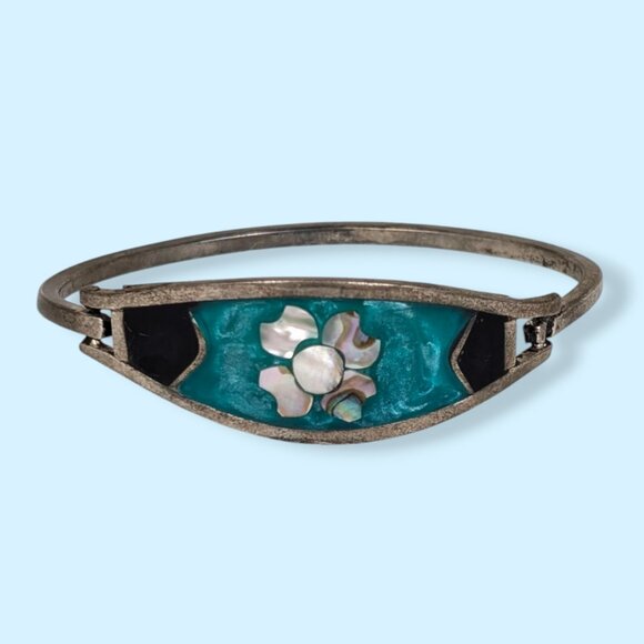 V. MOP Blue Alpaca Silver Floral Bracelet - Picture 3 of 6